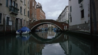 Free Propresenter Motion Backgrounds, Gondola, Boat, Vessel, Canal, Bridge